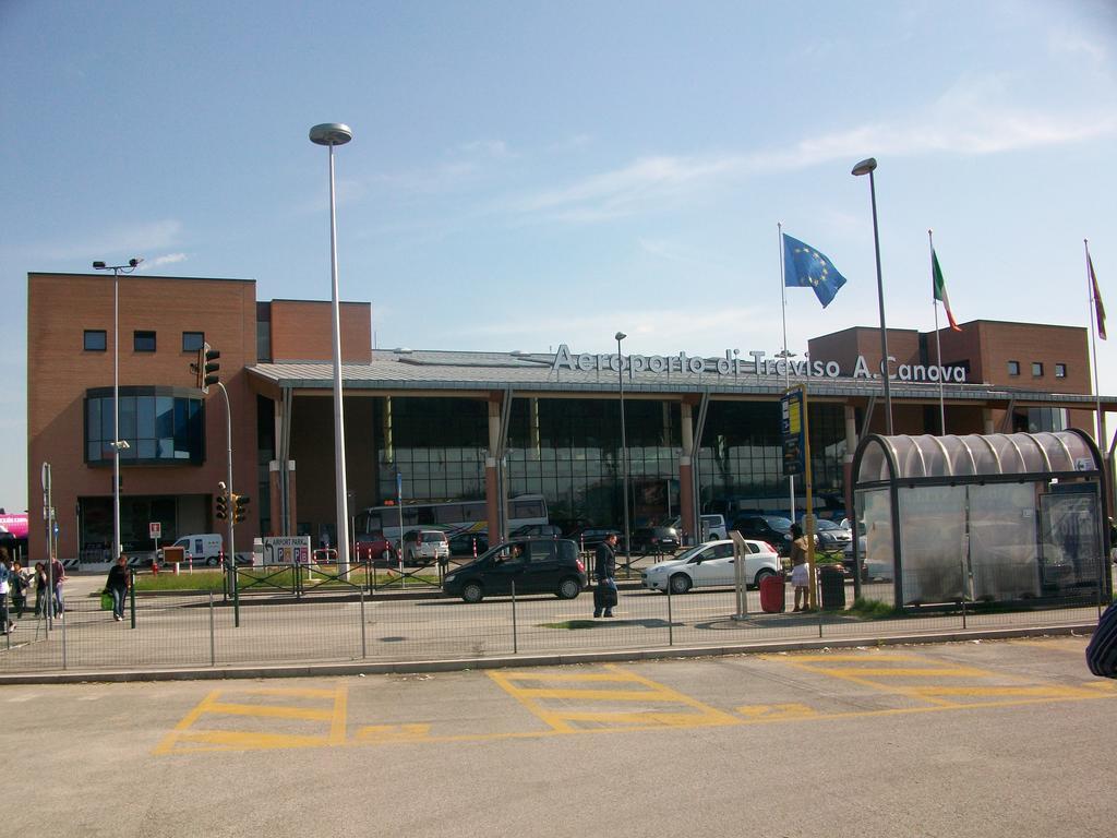 Mamma Mia On Ground Floor With Private Parking Tv-Venice 트레비소 외부 사진